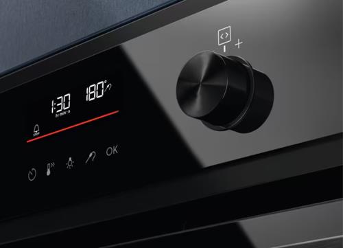 Электрический духовой шкаф Electrolux EOC6P77H черный